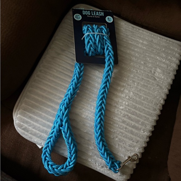 Blue Braided Dog Leash Sturdy & Stylish , 4 ft  supports dog under 90 lbs - Picture 1 of 4
